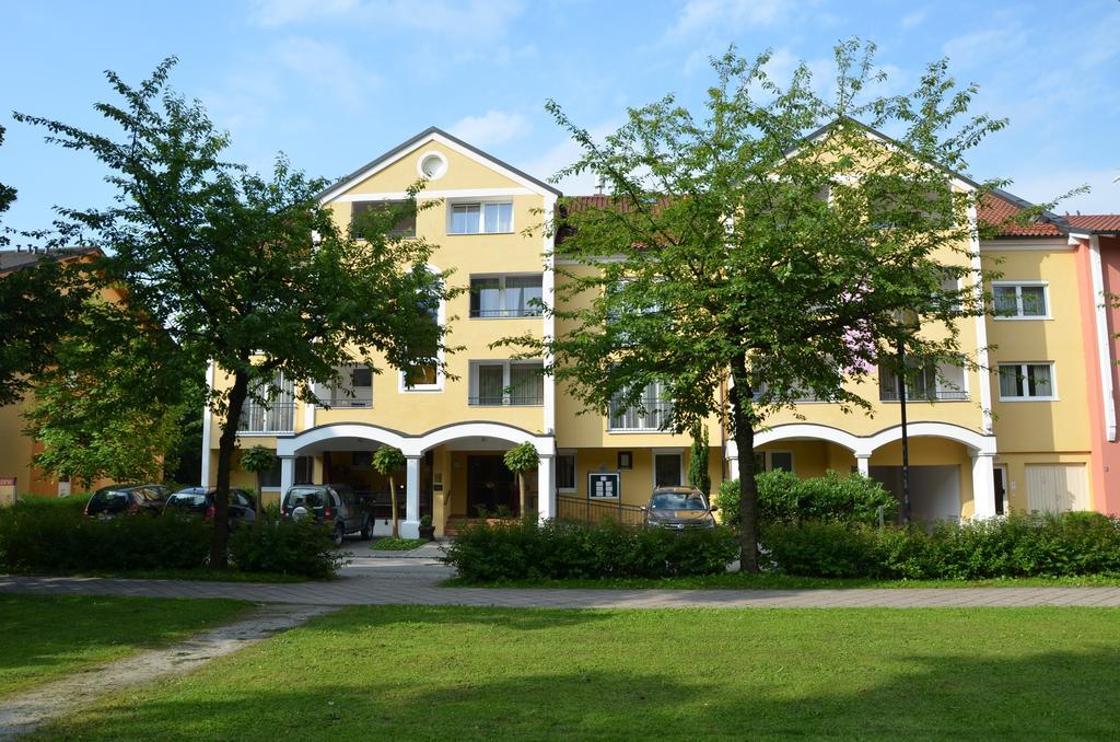 Aparthotel Christine Бад-Фюссинг Экстерьер фото